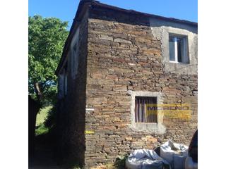 Casa a Montan 1  - camino de santiago-       76.618.991-bref. 001000400. Casa en camino de santiago