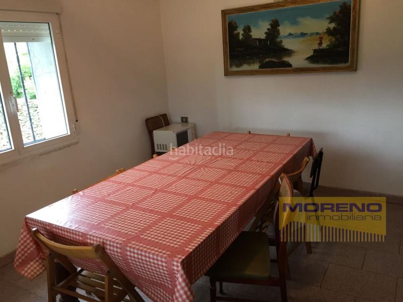 Foto d01e7d57-a44a-4615-9a17-77697d4de5dd. Casa amb aparcament a Navia de Suarna