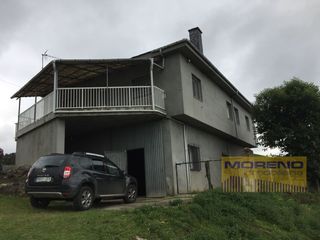 Casa a Navia de Suarna. Casa en venta con 6 dormitorios y parcela en navia de suarna, lu
