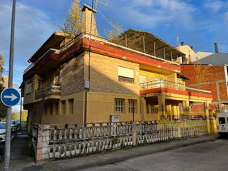 Xalet a Sarria. Chalet en el centro