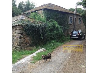 Masia a Sarria. Casa de piedra para restaurar