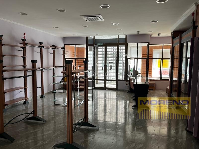 Foto 44217d96-2ed2-4b34-b8ee-94d42a835a32. Location local commercial dans Sarria