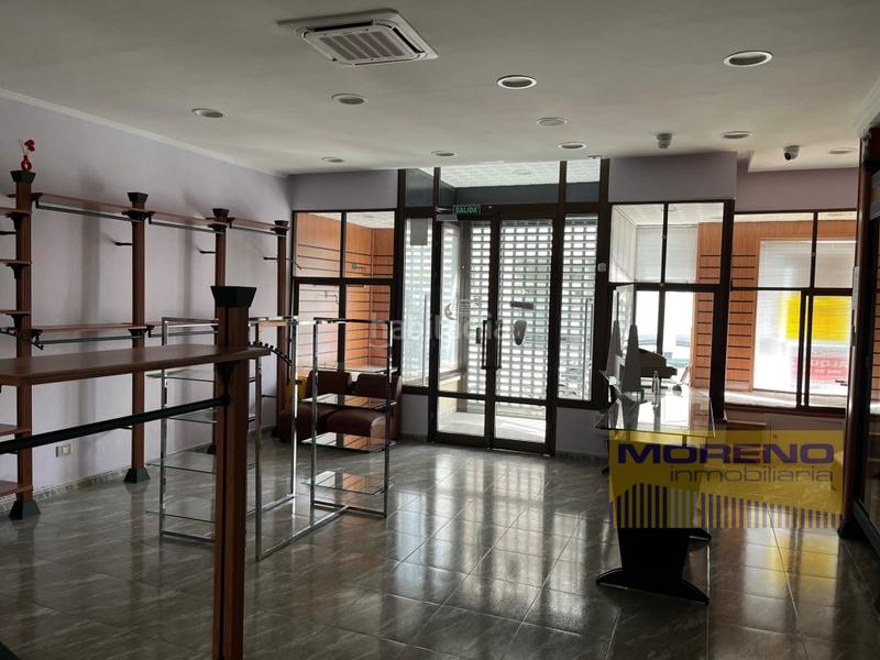 Foto b33a7b36-2c0e-4c18-84f5-f4f83d8081e2. Location local commercial dans Sarria