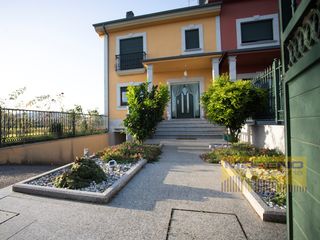 Chalet  Lugar montes - pq veiga. Descubra su oasis de 5 dormitorios a estrenar en sarria, un refu