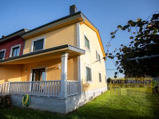 Xalet  Lugar montes - pq veiga. Chalet en sarria