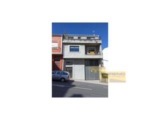 Haus  N/a. Casa con jardn en sarria