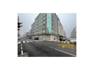 Rent Business premise in Sarria. Local en planta baja haciendo esquina