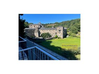Pis a Samos. Precioso piso con vistas al monasterio