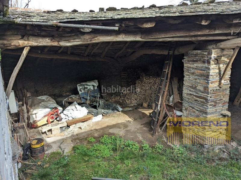 Foto bc454fa3-d1b8-4856-bad7-18d3c8e1e7b0. Casa con parcheggio in Samos