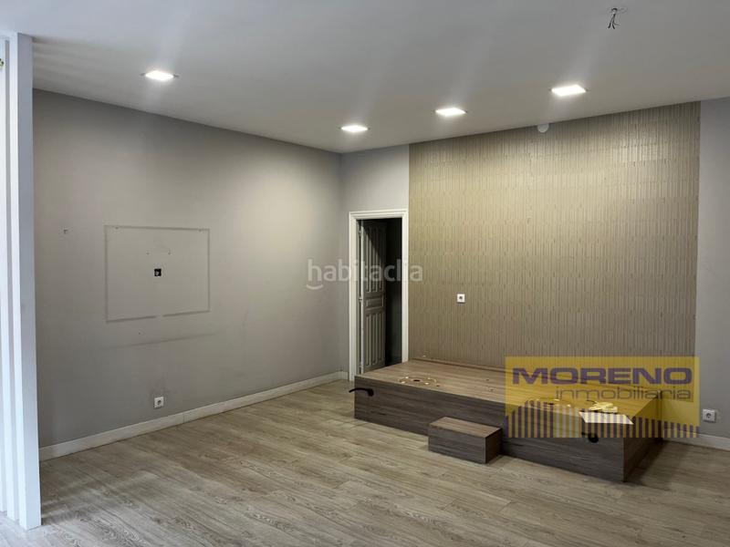 Foto d8c3eb90-af3b-446f-ae31-f62739fd60d9. Alquiler local comercial local preparado para negocio. en Sarria