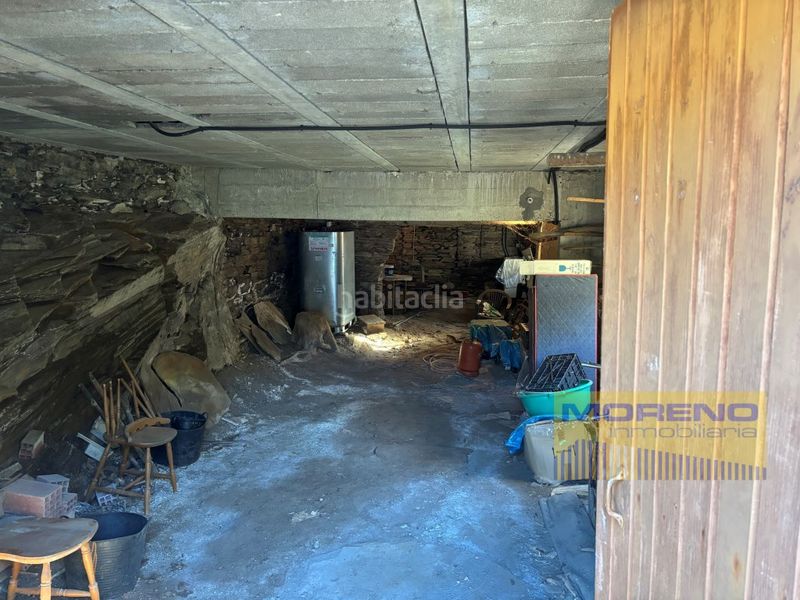 Foto a64a473c-7d59-46a6-b3df-f4d857b3b952. Maison avec parking dans Samos