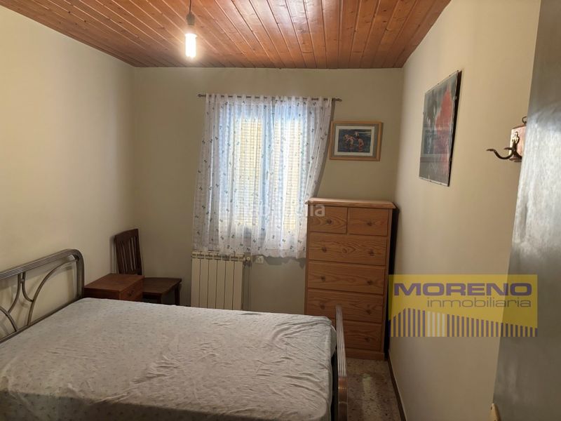 Foto a77ec9f3-1225-4ff5-9542-e274193daf72. Maison avec parking dans Samos