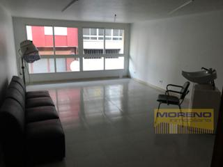 Rent Office space in Sarria. Peluqueria en entlo.