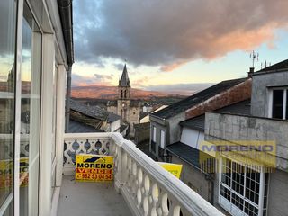 Rent Penthouse in Sarria. Ático tipo loft con encanto en zona historica