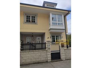 Chalet in Sarria. Chalet sarria
