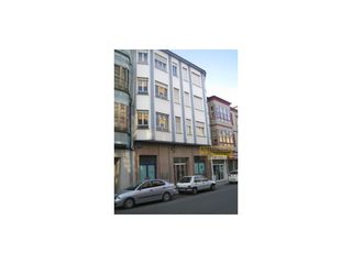 Appartement à Sarria. Piso amplio en el centro urbano para reformar.