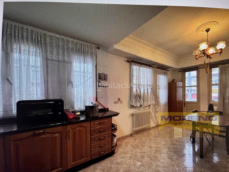 Foto eaf36b52-7459-4399-84cc-18dd90b79084. Edificio in Paradai Lugo