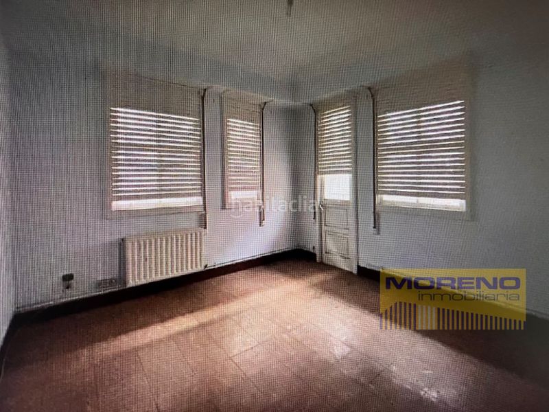 Foto ec7af01b-1821-474c-b253-e61e0289a72a. Edificio in Paradai Lugo