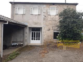 Masia a Paradela. Casa rural de piedra con terreno