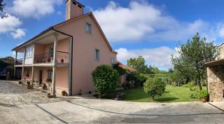 Casa en Laracha. Casa centrica de piedra muy soleada restaurada lista para vivir