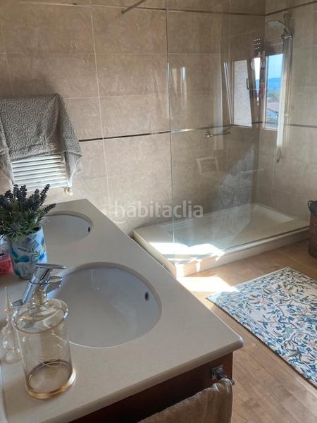 Foto 29cd817c-0e2e-4c74-bf16-acd005796ee9. Chalet  muy soleadao listo para vivir en Carballo