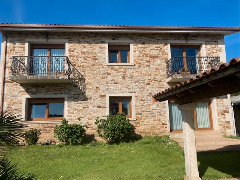Foto 57ba0a3f-5535-47b2-8852-30edd4bf4672. Chalet  muy soleadao listo para vivir en Carballo