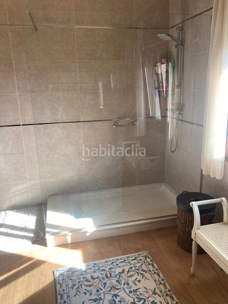 Foto d9928fd5-ee59-41d2-9f7b-9d0bacbe55b0. Chalet  muy soleadao listo para vivir en Carballo