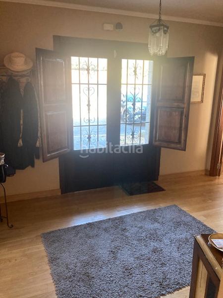 Foto e9eb57b6-1f1e-49c4-90a4-83e836a2fc7f. Chalet  muy soleadao listo para vivir en Carballo