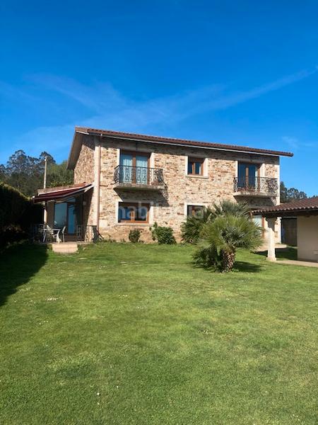 Foto f2df7d53-5c8c-42da-af74-d03423ad2d13. Chalet  muy soleadao listo para vivir en Carballo