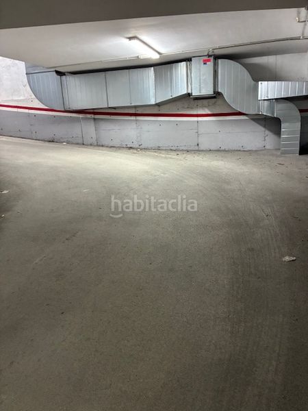 Foto 1b20a6b2-1c0c-4a95-87f8-929f37f7b0b5. Aparcament cotxe a rúa blanco amor 4a a Laracha