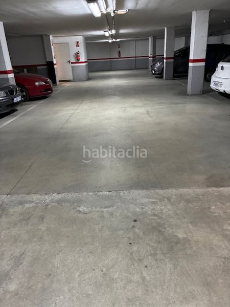 Foto cd6d4c02-1a1d-437b-bb45-2acccc9ea567. Aparcament cotxe a rúa blanco amor 4a a Laracha