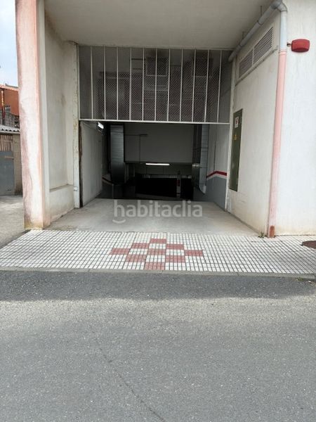 Foto d74c1130-f140-4f3e-82be-bbcc8f6b3a9c. Aparcament cotxe a rúa blanco amor 4a a Laracha