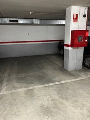Aparcament cotxe a Rúa blanco amor 2. Plaza de garaje céntrica y dos plazas de moto.