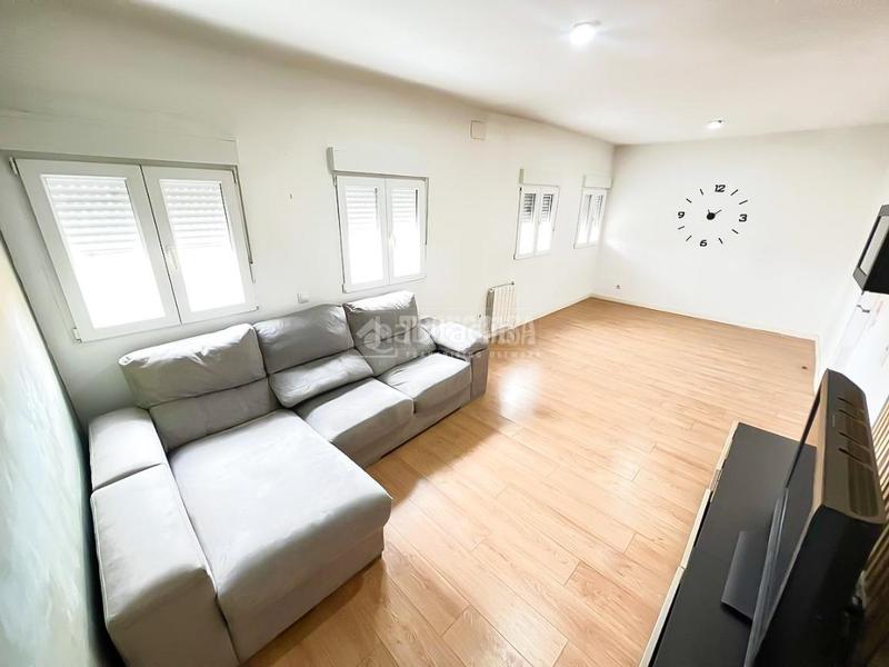 Foto 56503020-df2c-4f36-a3a9-0b837a6f21de. Pis amb calefacció a Simancas Madrid