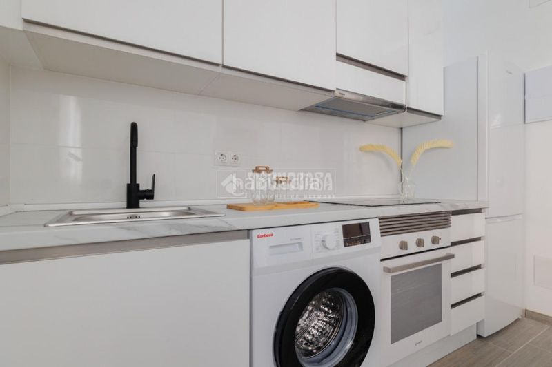 Foto 6a1356f1-56ab-465a-9d89-61f6c6efc90c. Local comercial a Simancas Madrid