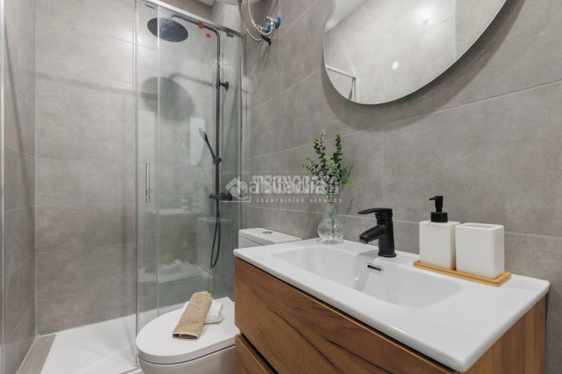 Foto ba1068cf-ee13-429e-b348-2e0f5995f44f. Local comercial a Simancas Madrid