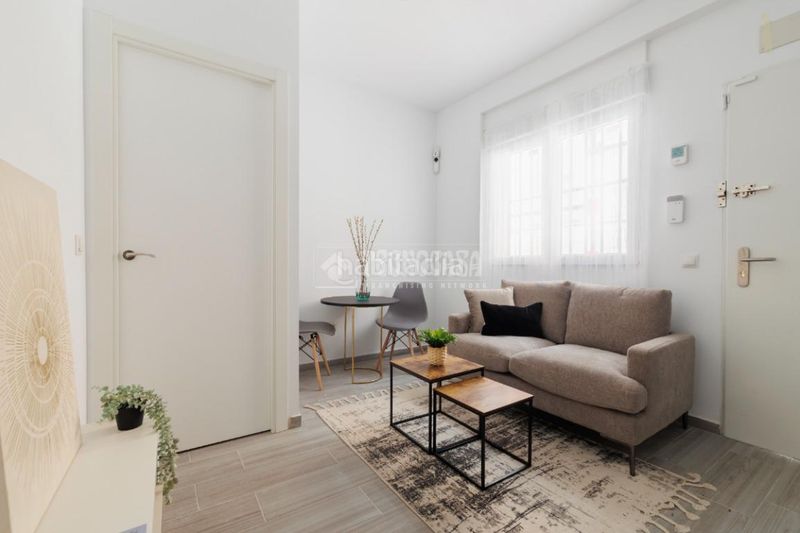 Foto e10a06d0-dab4-4b21-a08a-f716952d3443. Local comercial a Simancas Madrid