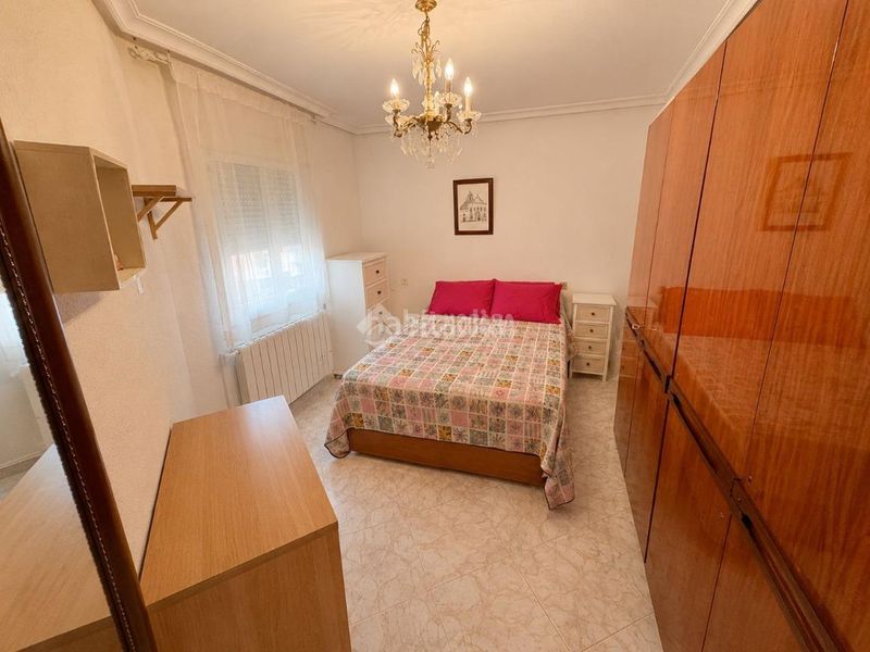Foto c6c1f1dc-7ab1-430e-8368-55295a5e4900. Piso  en venta en Simancas Madrid