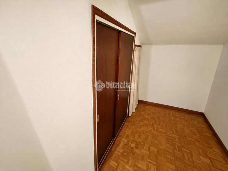 Foto 5e71e67f-213a-40dc-baaa-4cb0ce3171e5. Pis a Simancas Madrid