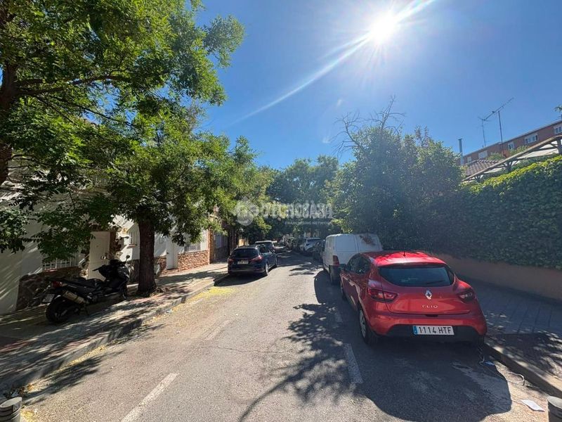Foto ba7c1c5d-5809-47ca-b702-12fd3541d800. Casa aparellada amb calefacció a Simancas Madrid