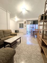 Flat in Calle actor isidoro máiquez 2. Vendemos piso 5 dormitorios en vistalegre