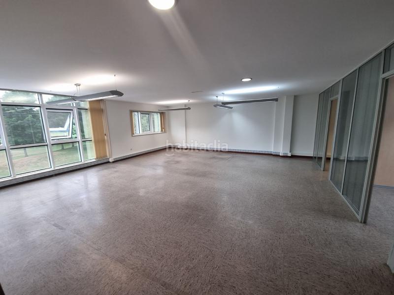 Foto 52da575b-825a-4dc0-9ce8-fb70f286cef0. Location bureau dans Vioño Coruña (A)