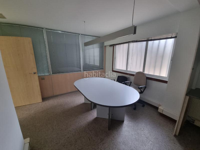 Foto b91ca382-5c6c-487e-a59b-9bbd74f46bee. Location bureau dans Vioño Coruña (A)