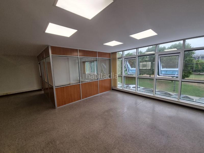 Foto 23ce372d-0eb5-44b9-860c-3feba3f5e479. Location bureau dans Vioño Coruña (A)