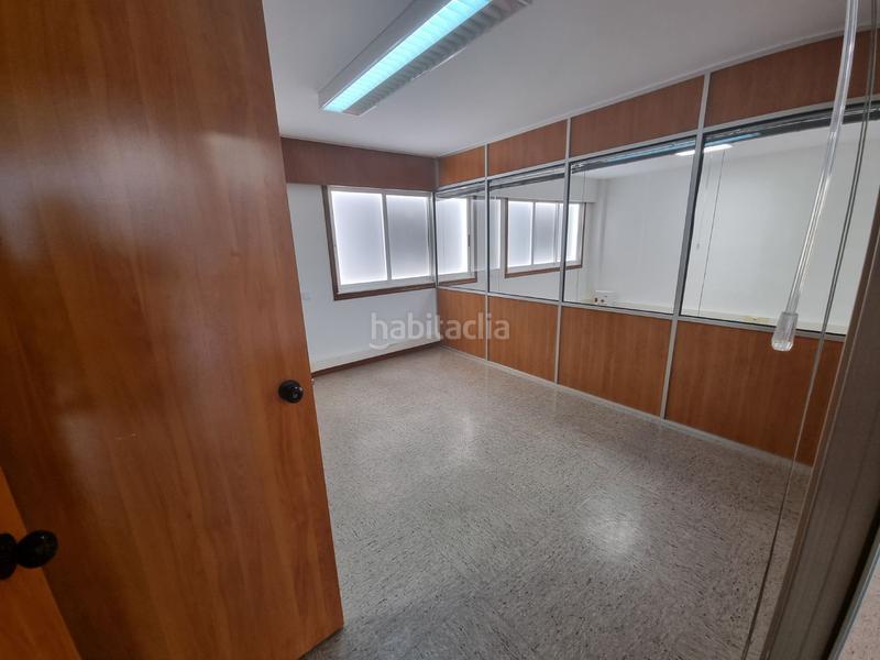 Foto d39da024-3e16-48d0-a43d-2e651b92fd70. Location bureau dans Vioño Coruña (A)