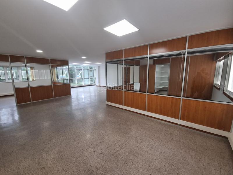 Foto f0672412-7f06-4716-a12f-0660fb52c4f1. Location bureau dans Vioño Coruña (A)