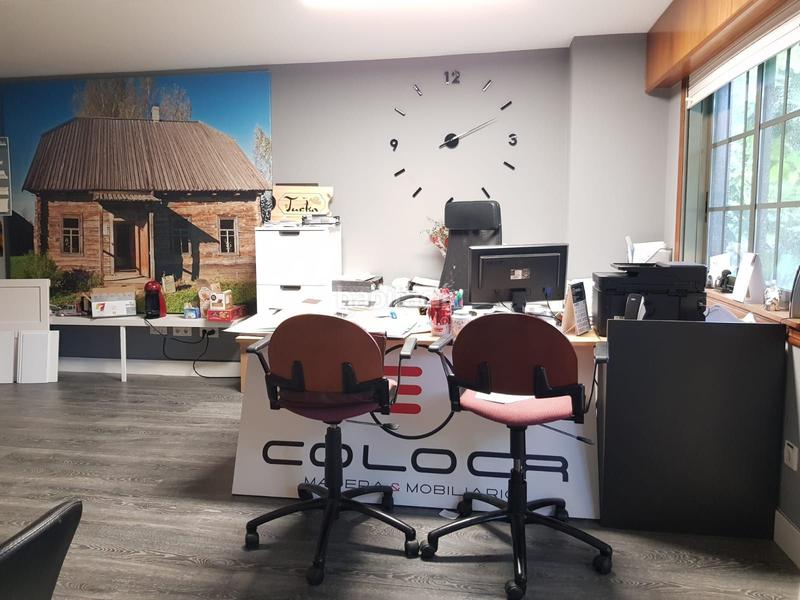 Foto ff5fbb3f-8ddc-4709-a274-507d70091553. Location local commercial dans Someso - Matogrande Coruña (A)