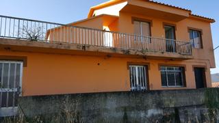 Casa en Ponteceso. Casa muy amplia para reformar, en tella ponteceso