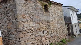 Masia a Parroquias Rurales. Casa de piedra en ruinas en boedo culleredo