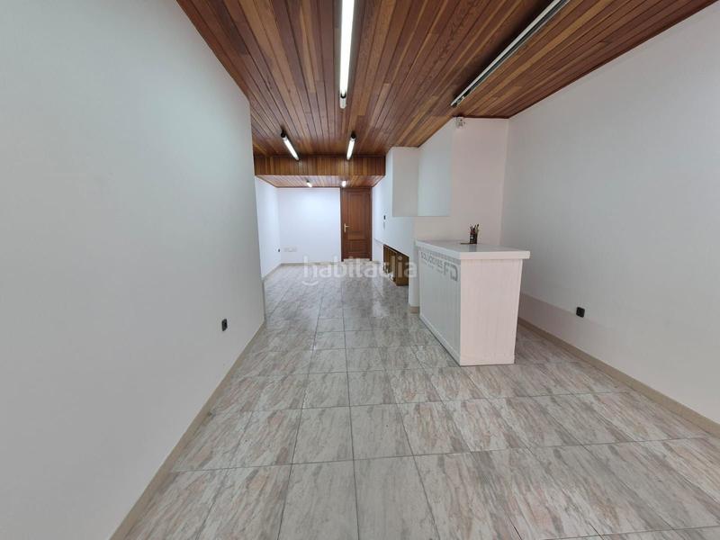 Foto 94bc2320-3771-43c9-ab99-c0f660f8b8f5. Affitto locale commerciale in Riazor - Visma Coruña (A)